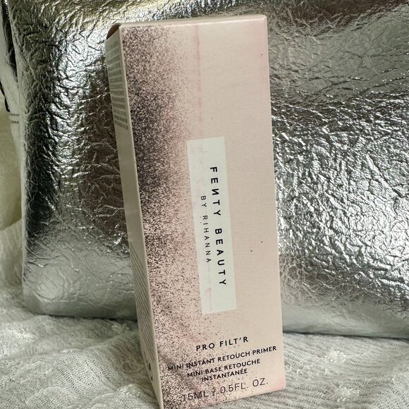 FENTY BEAUTY by Rihanna Bundle Mini Hydrating Primer/Gloss Bomb - Picture 1 of 4